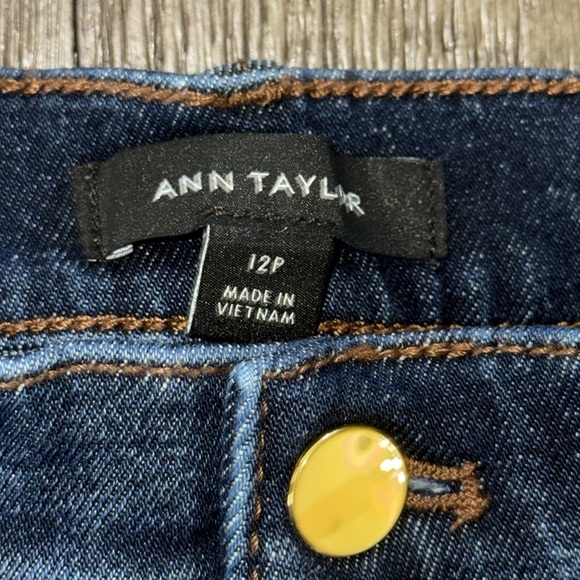 Ann Taylor High Rise Horsebit Pocket Flare Jeans in Bright - Picture 9 of 12